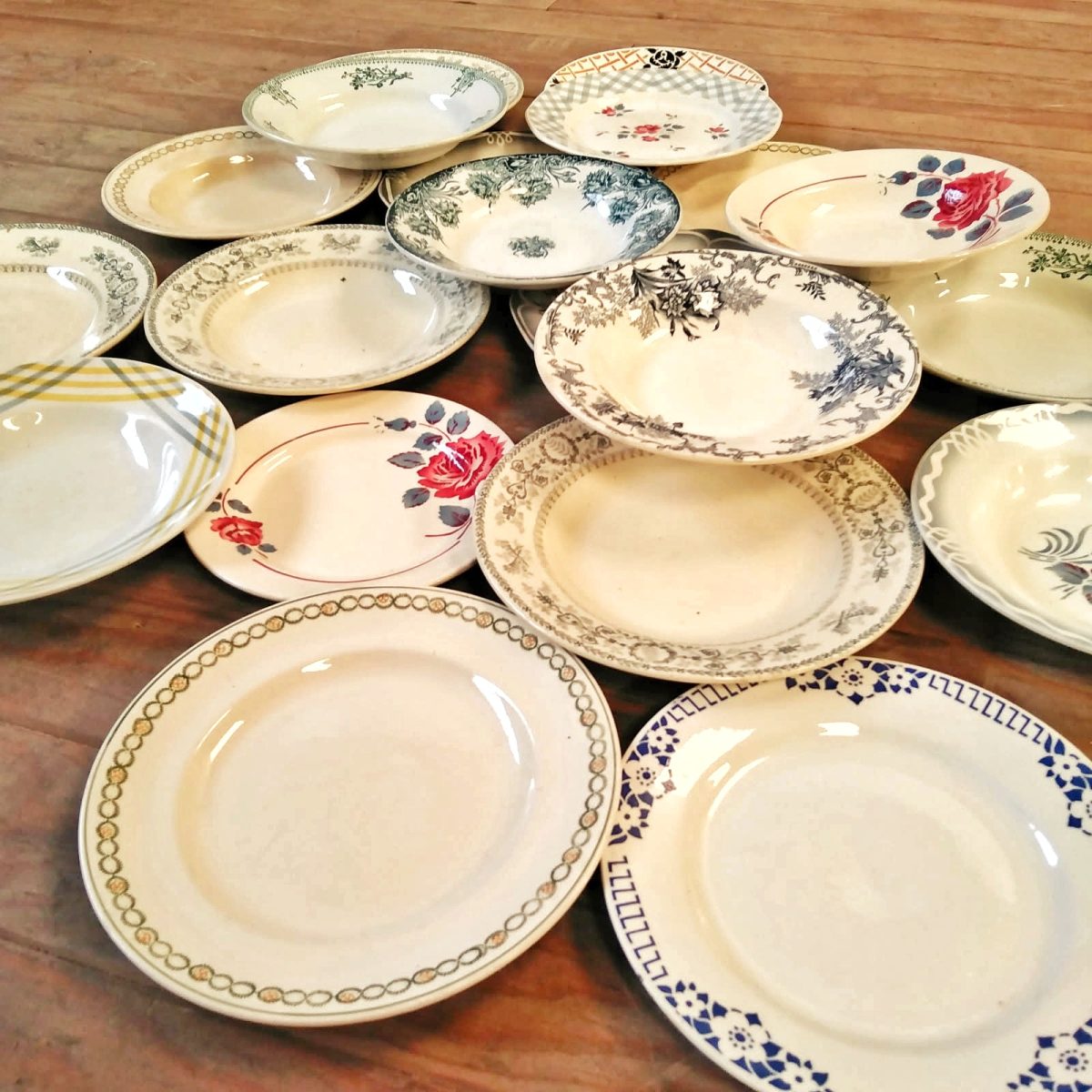 Série de 20 assiettes anciennes dépareillées – Image 3