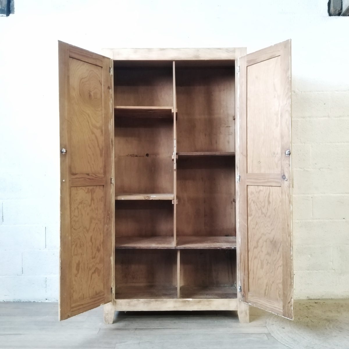 Armoire Parisienne en bois naturel – Image 5