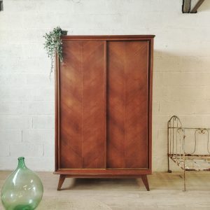 Armoire Vintage