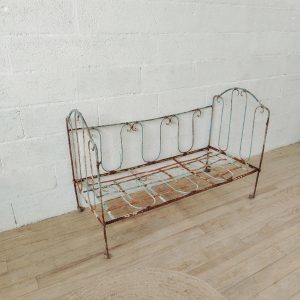 Lit banquette en fer forgé