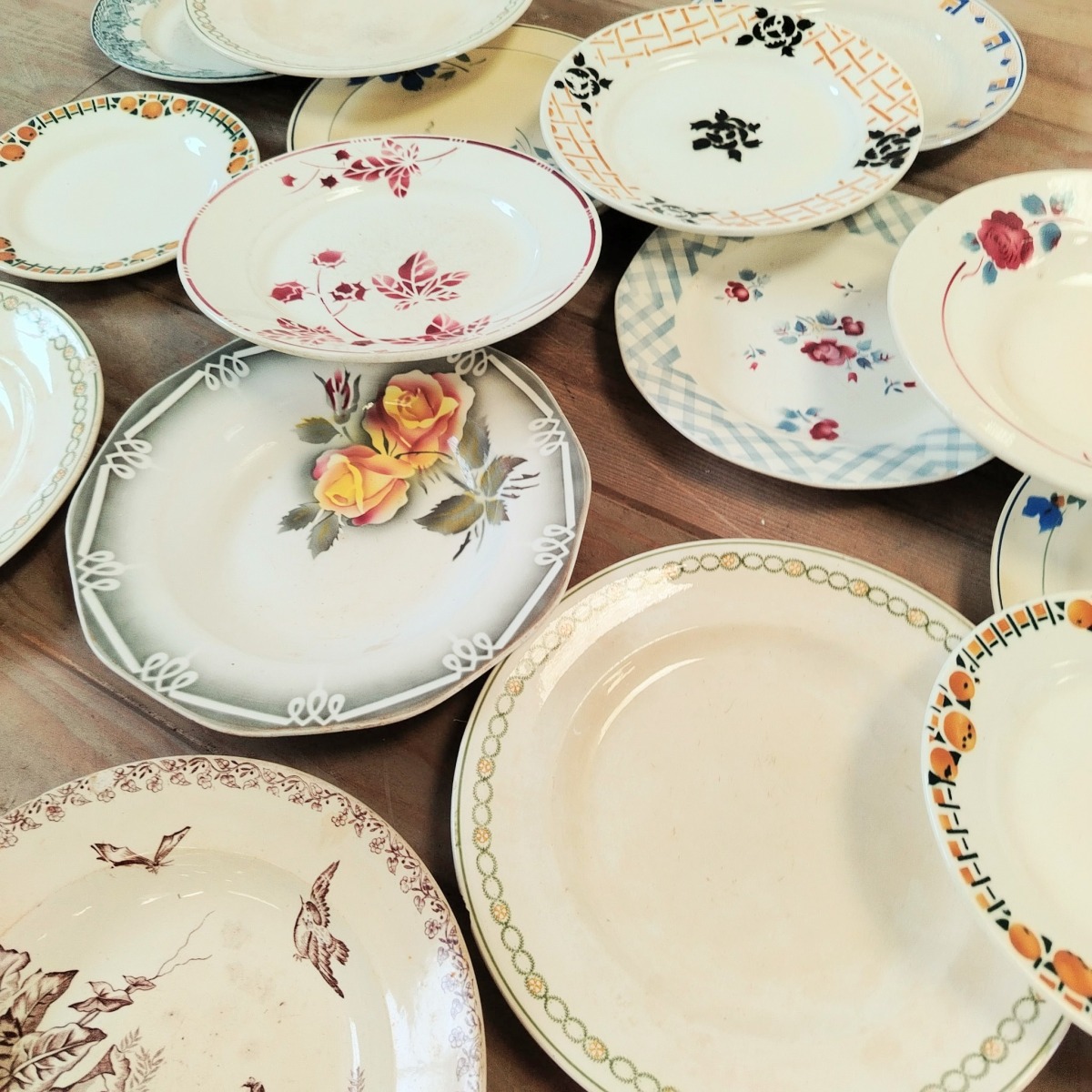 Série de 15 assiettes anciennes dépareillées – Image 2