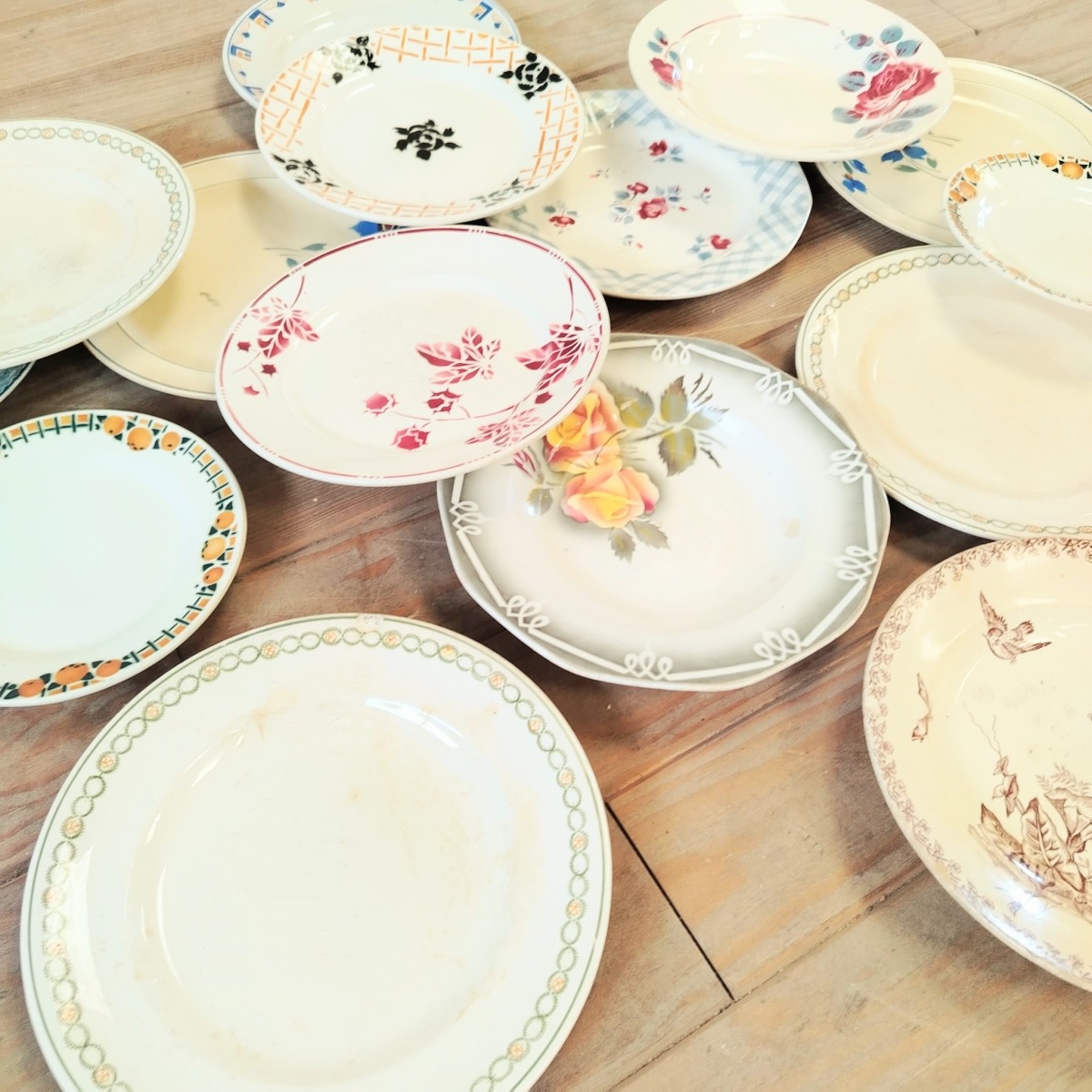 Série de 15 assiettes anciennes dépareillées – Image 3