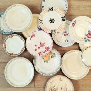 Série de 15 assiettes anciennes dépareillées