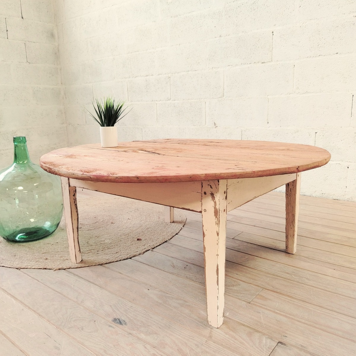 Table basse ronde patinée – Image 2