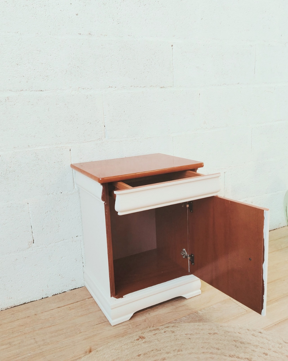Meuble d'appoint patiné – Image 3