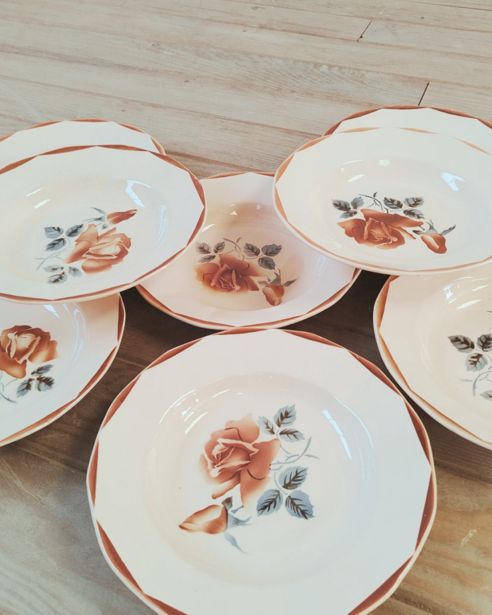 Service de 8 assiettes anciennes – Image 4