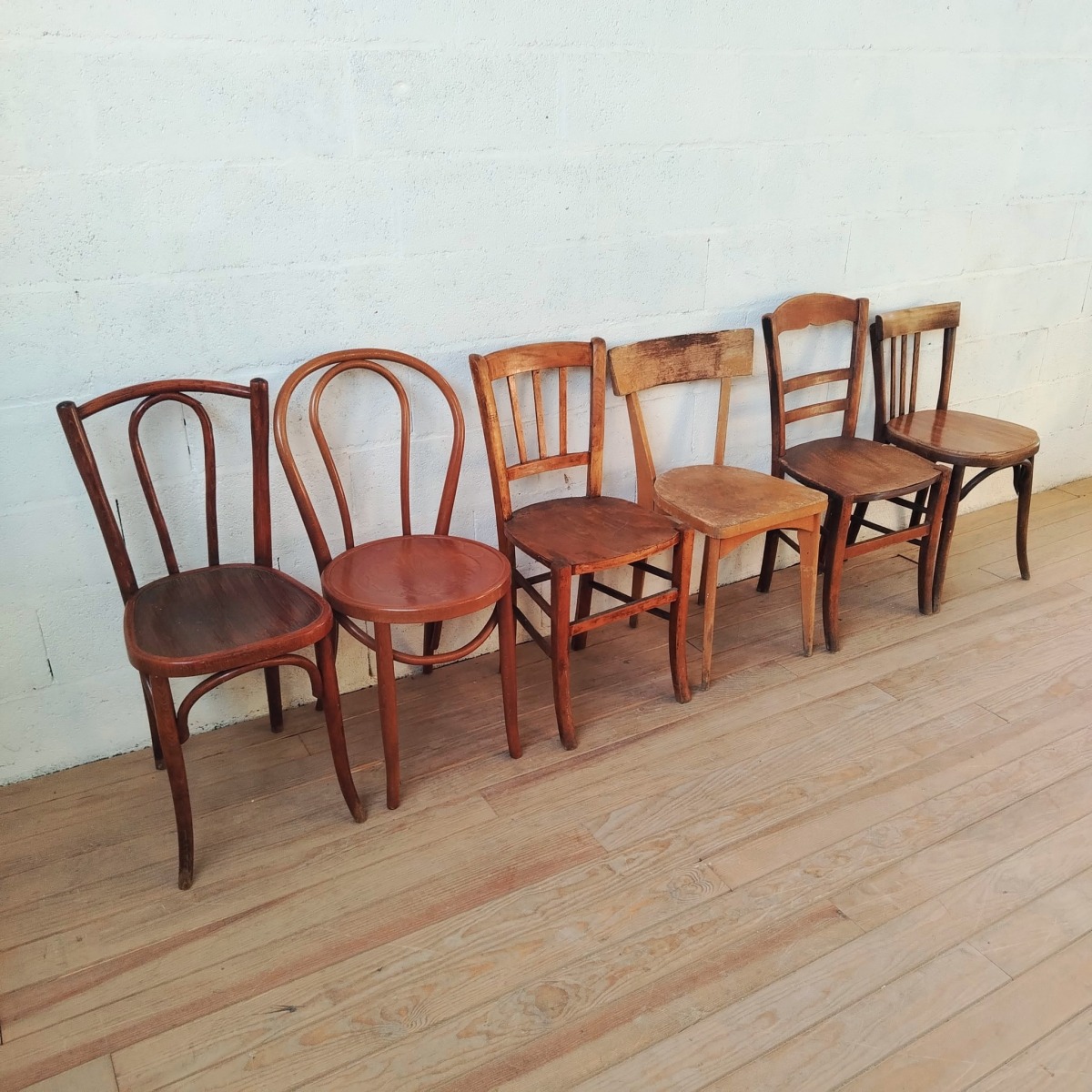 Série de 6 chaises Bistrot dépareillées – Image 3
