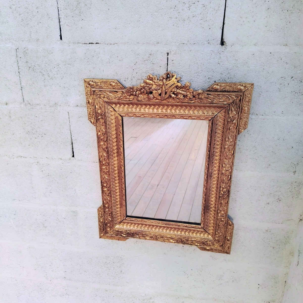 Miroir doré ancien