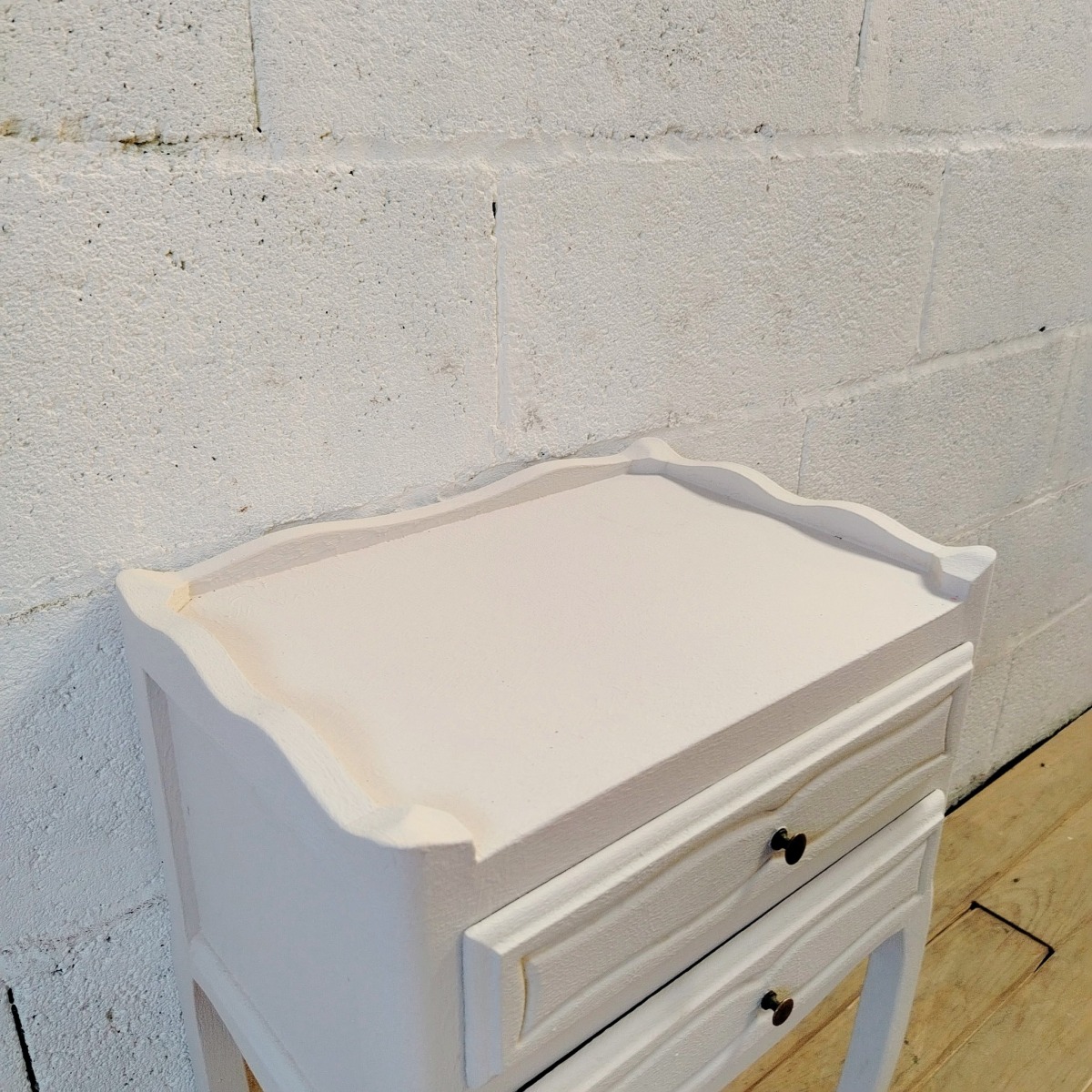 Meuble d'appoint patiné – Image 2