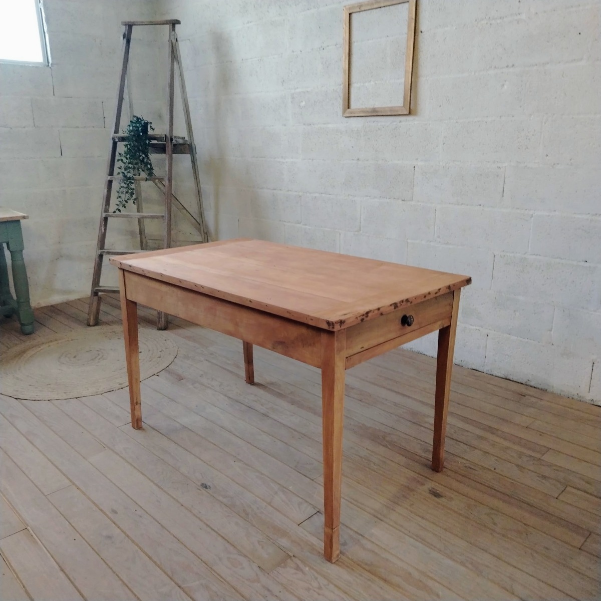 Table de ferme en bois naturel – Image 6