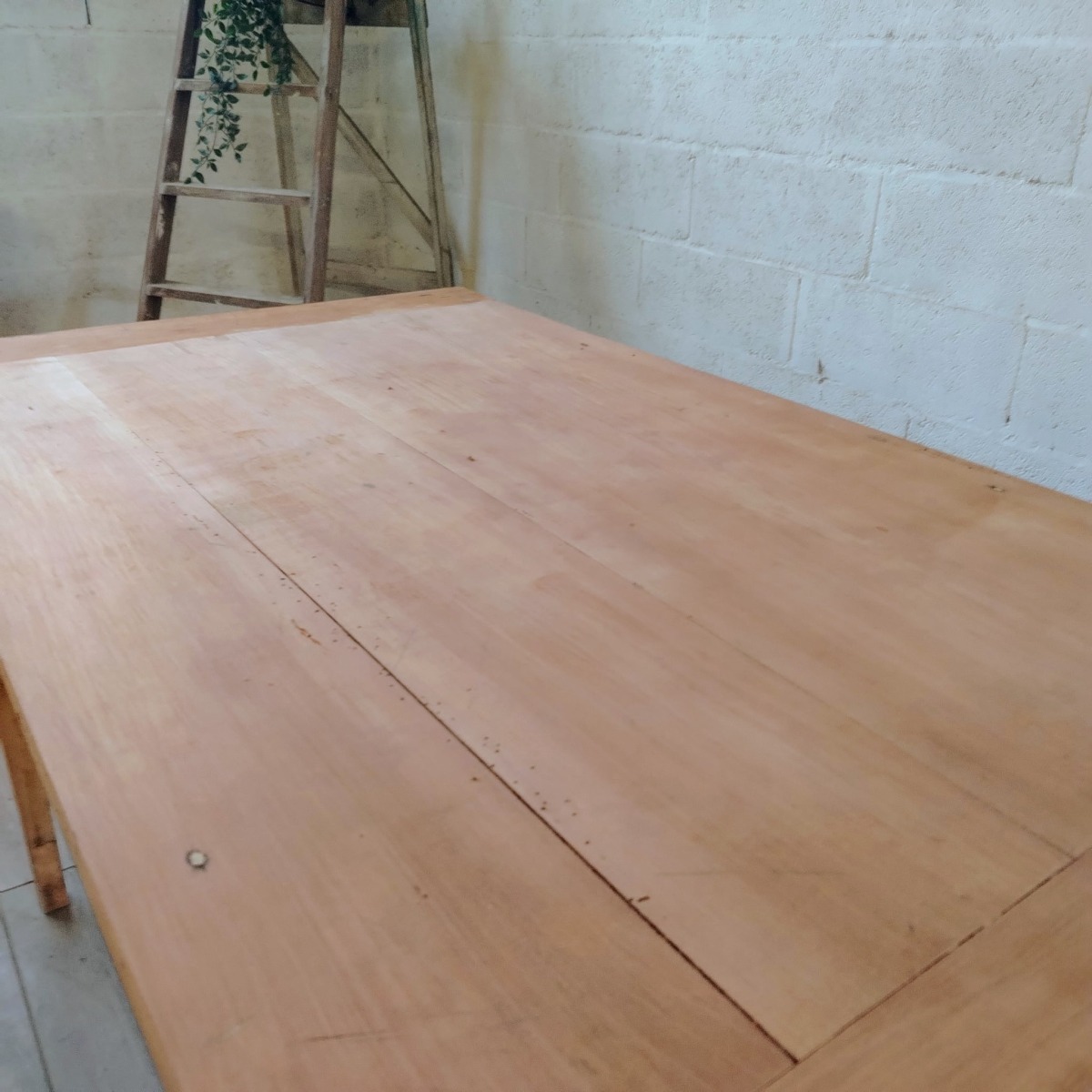 Table de ferme en bois naturel – Image 4