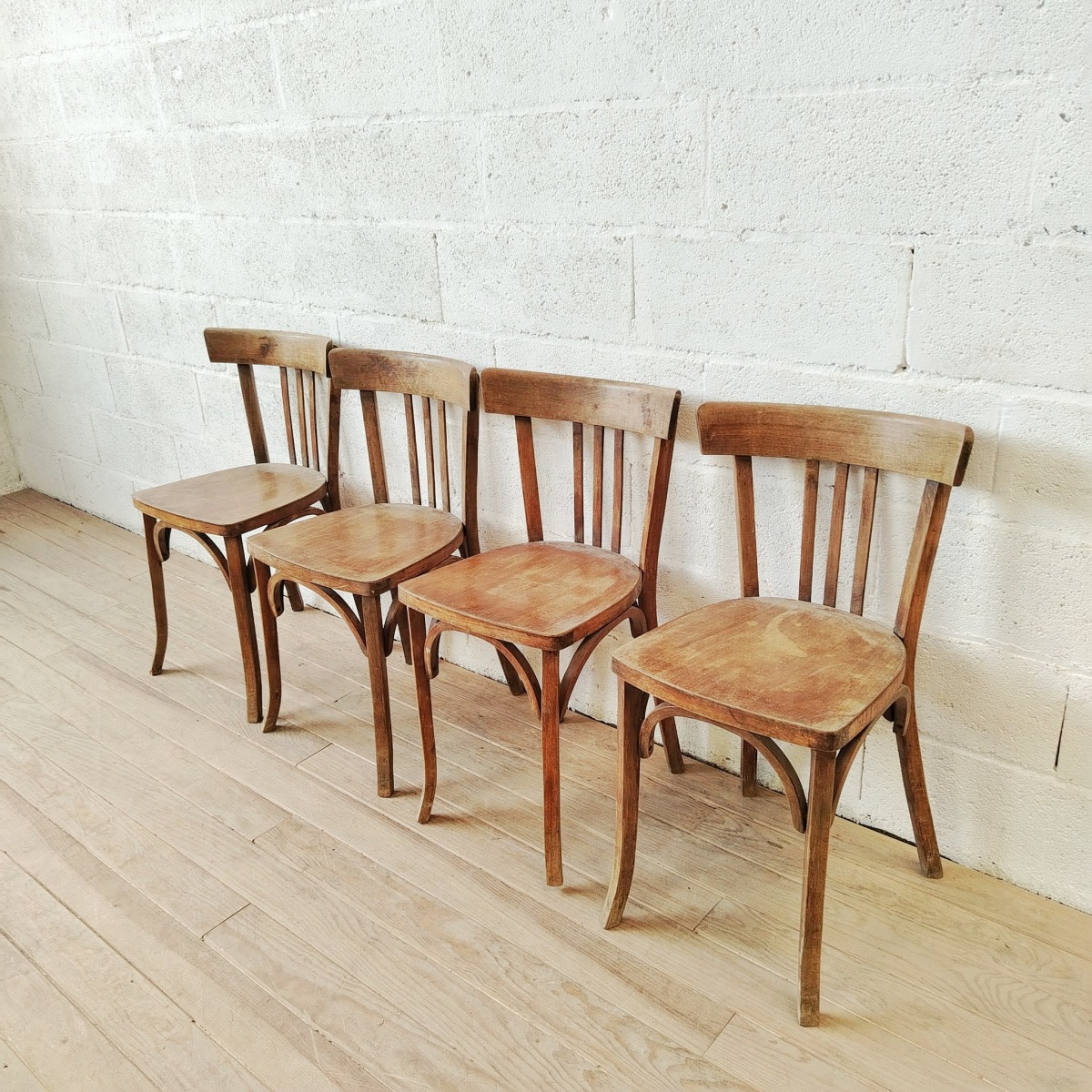 Série de 4 chaises Bistrot – Image 3