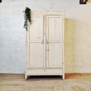 Armoire Parisienne patinée