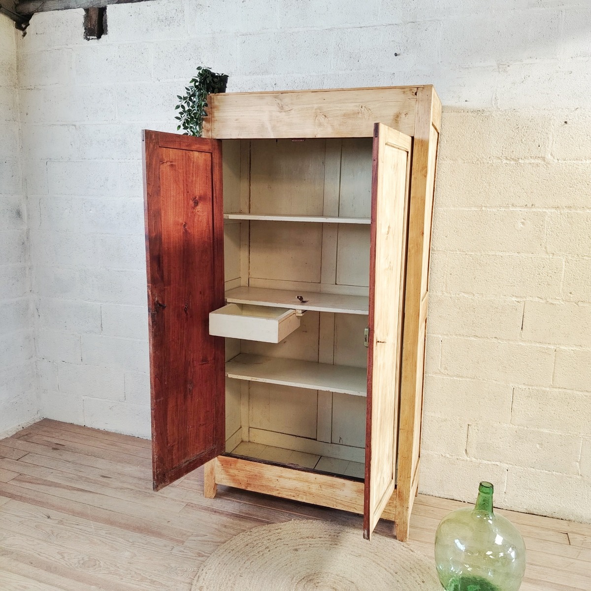 Armoire parisienne en bois naturel – Image 4