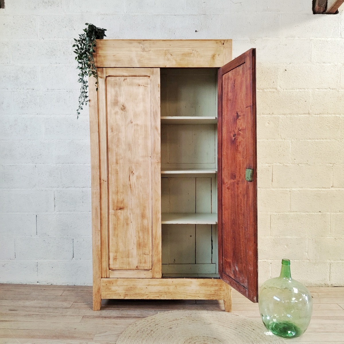 Armoire parisienne en bois naturel – Image 6
