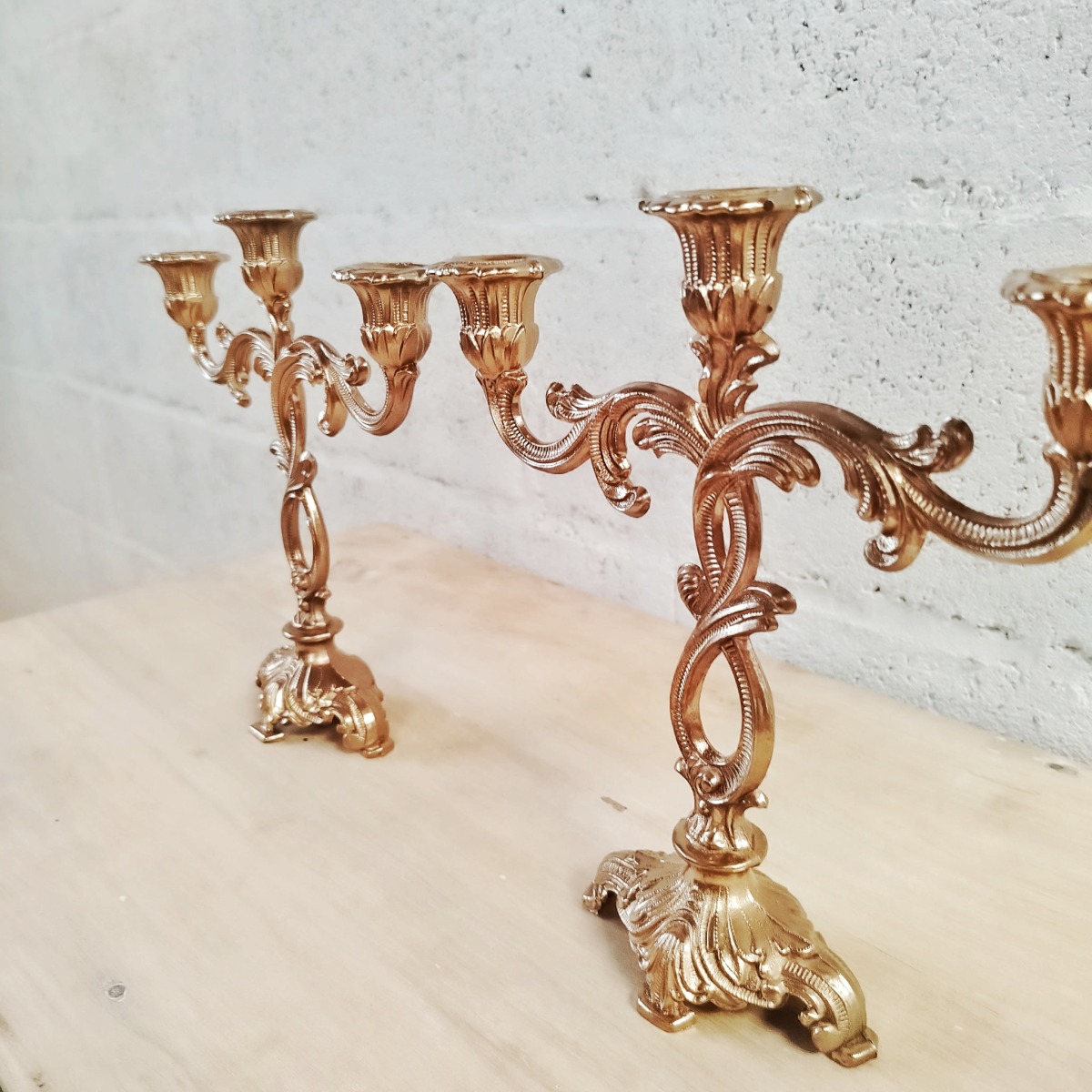 Paire de chandeliers anciens – Image 2