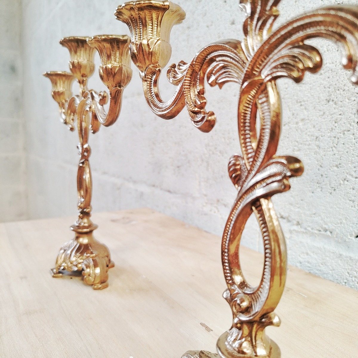 Paire de chandeliers anciens – Image 3