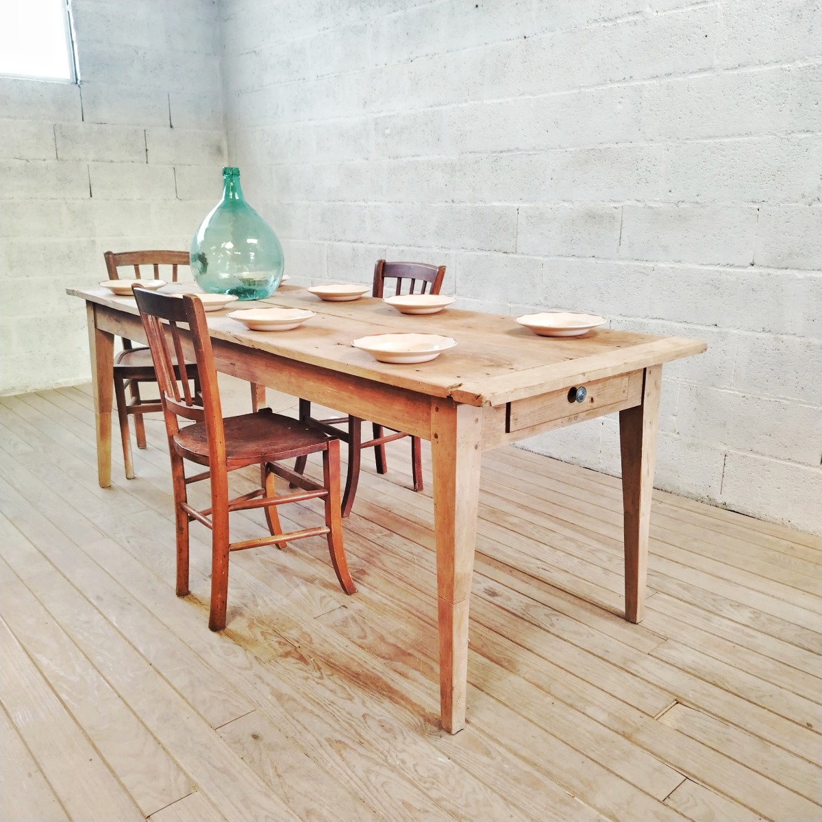 Table de ferme en bois naturel – Image 3