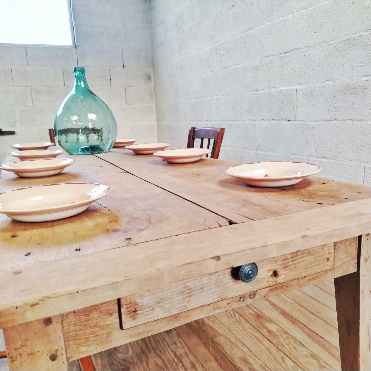 Table de ferme en bois naturel – Image 4