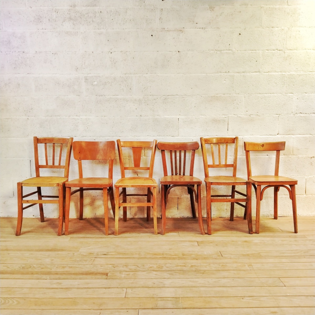 Série de 6 chaises Bistrot dépareillées