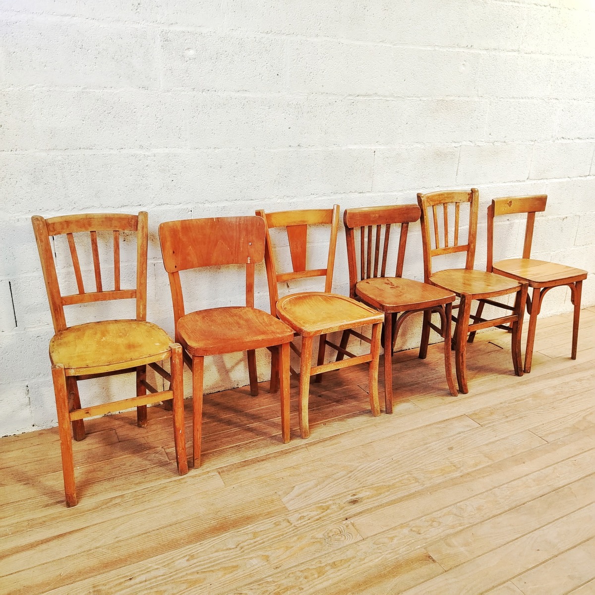 Série de 6 chaises Bistrot dépareillées – Image 4